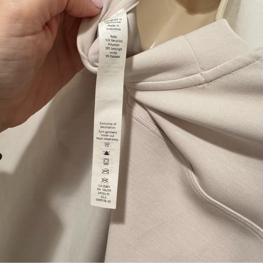 Lululemon Athletica Oversized Cropped Crew - Picture 5 of 5